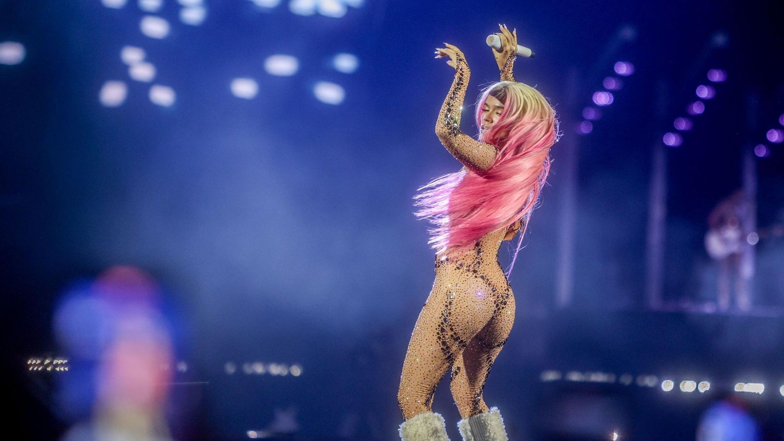 Las fotos del primer concierto de cuatro de Karol G en el Santiago Bernabéu