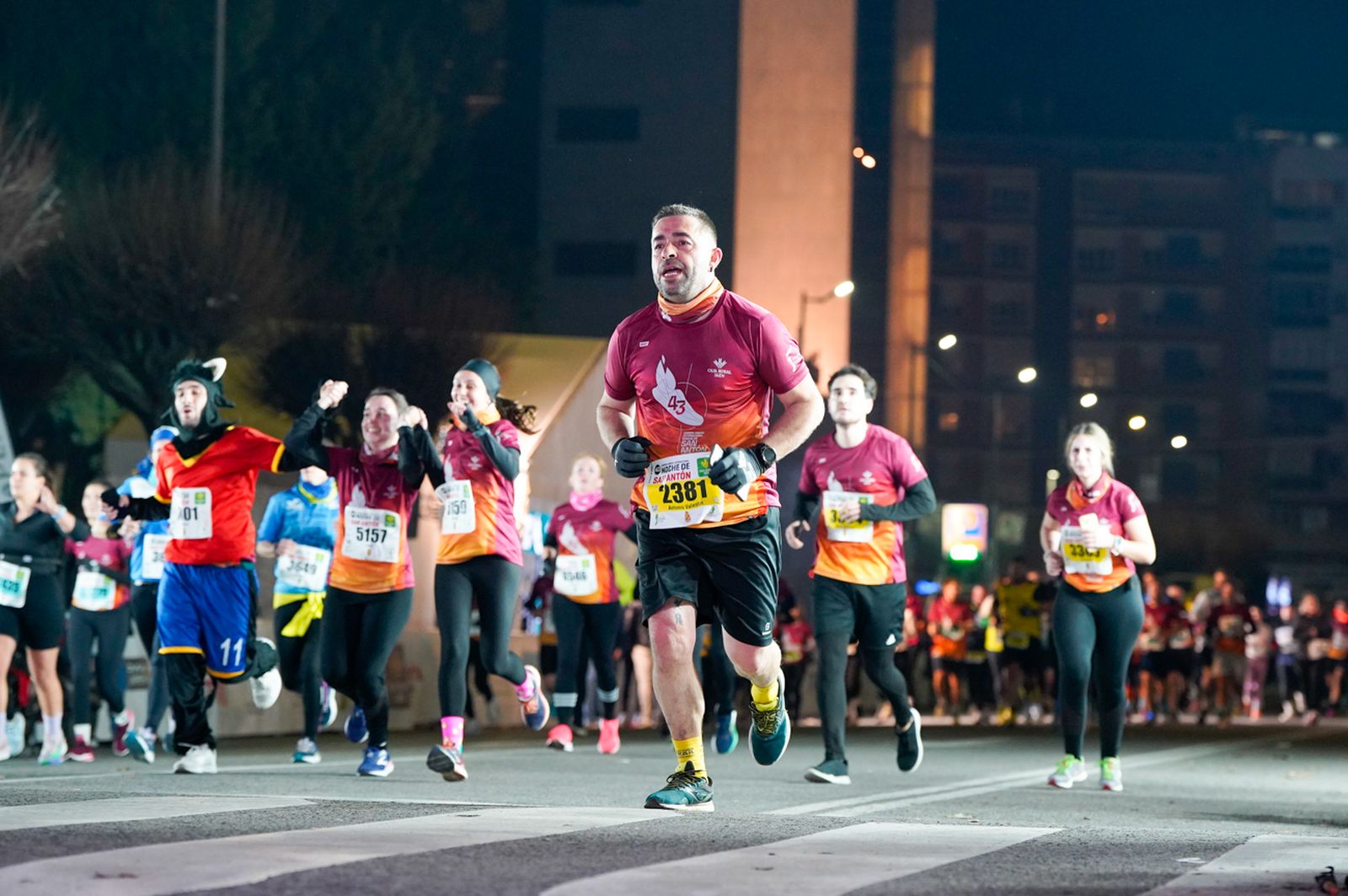 En imágenes: búscate en tu llegada a meta de la Carrera de San Antón 2026 (20)