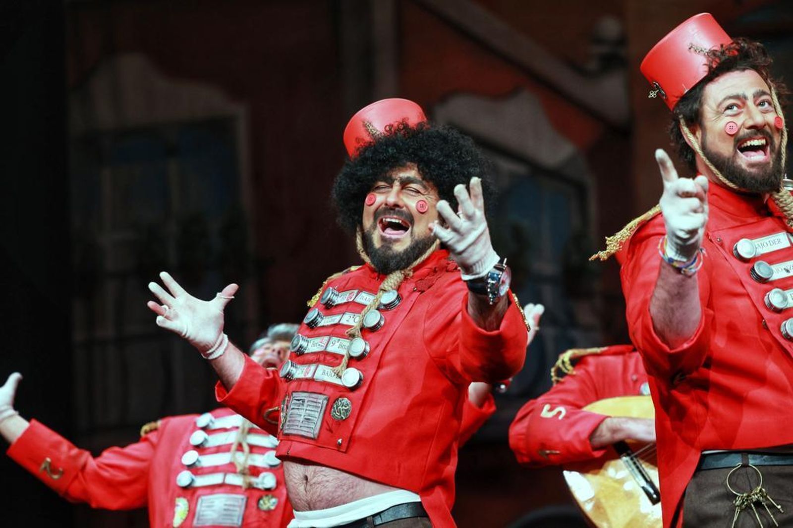 Chirigota 'Hotel y resort Cadi, aquí tiene usté su casa'