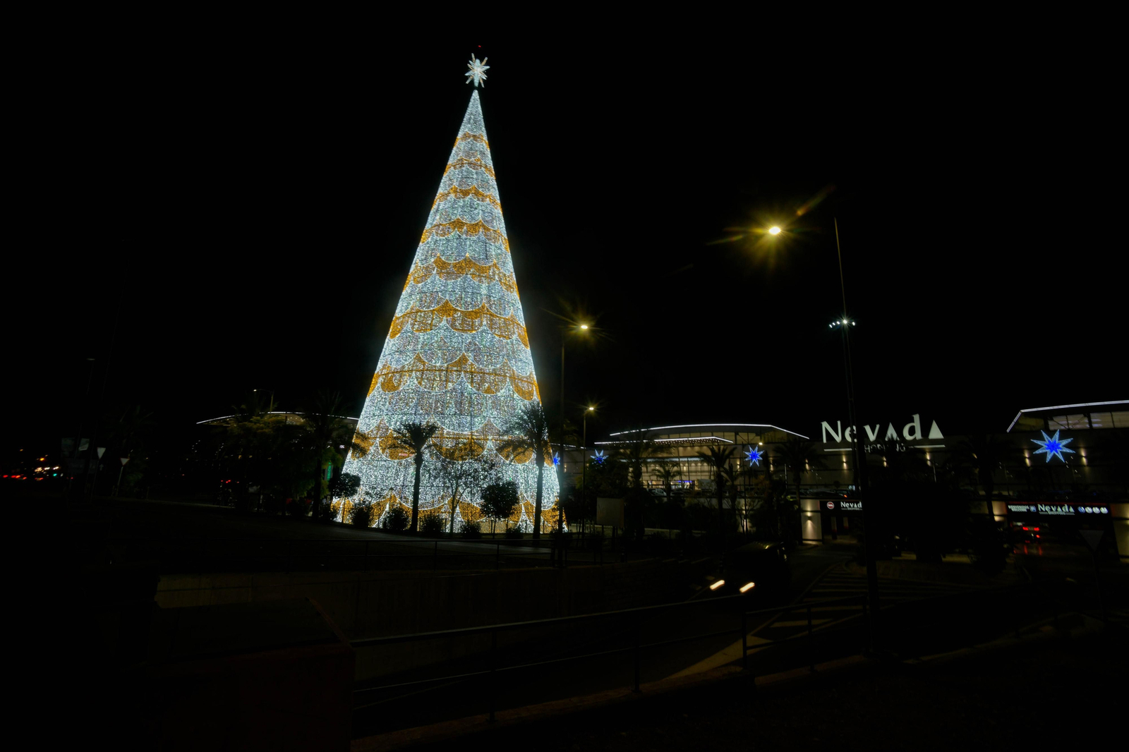 El encendido de la Navidad 2021 en el centro comercial Nevada Shopping, en imágenes