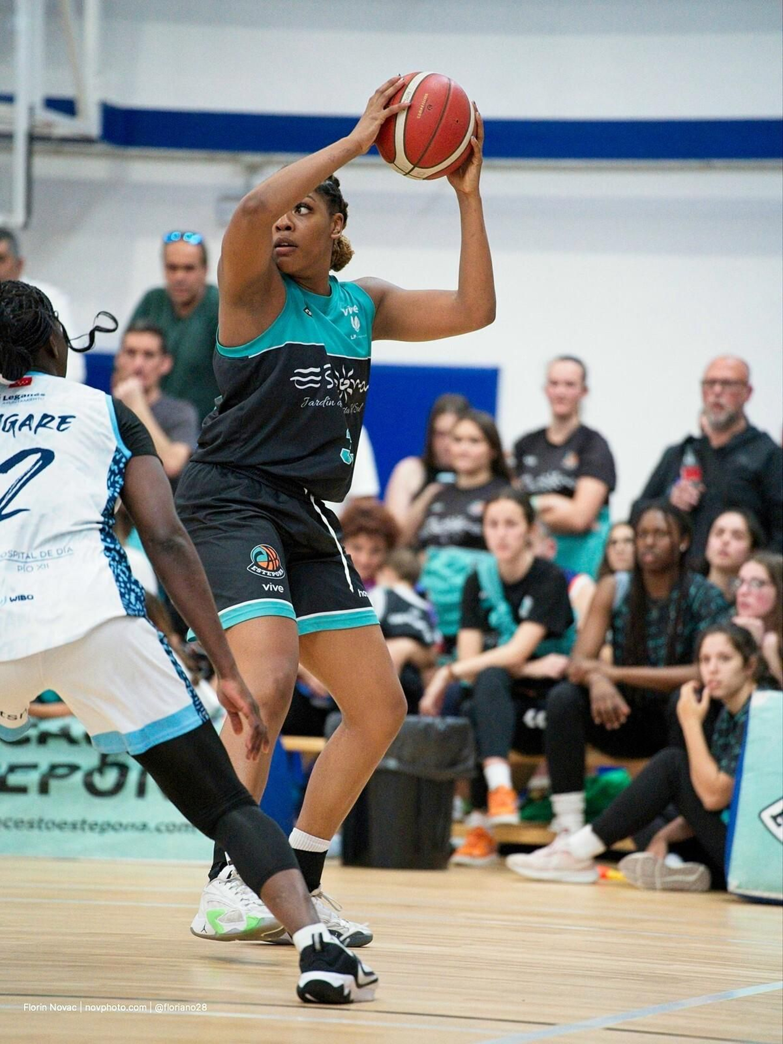 La fiesta en Estepona tras eliminar al Leganés