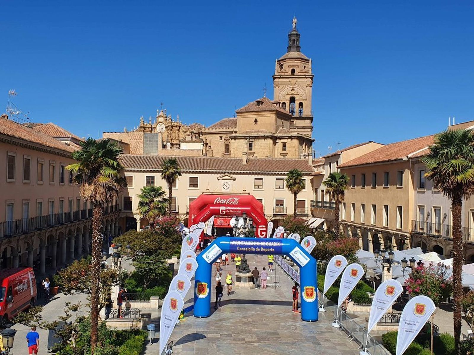 Preparativos en Guadix para la prueba del Melocotón