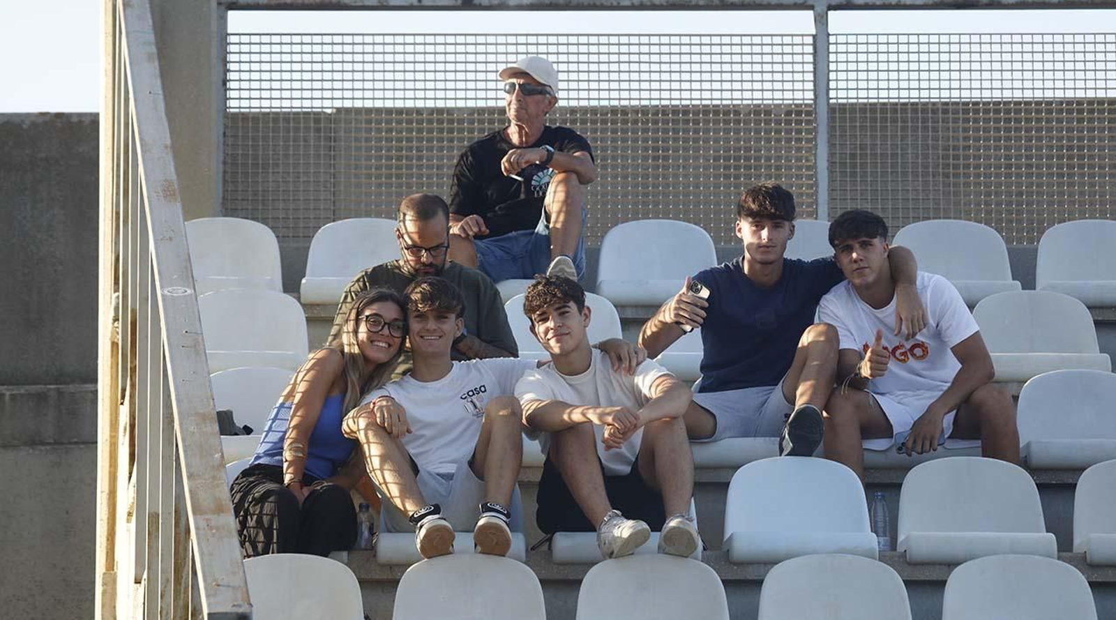 Búscate entre los aficionados del Algeciras CF - Sevilla Atlético en el Nuevo Mirador