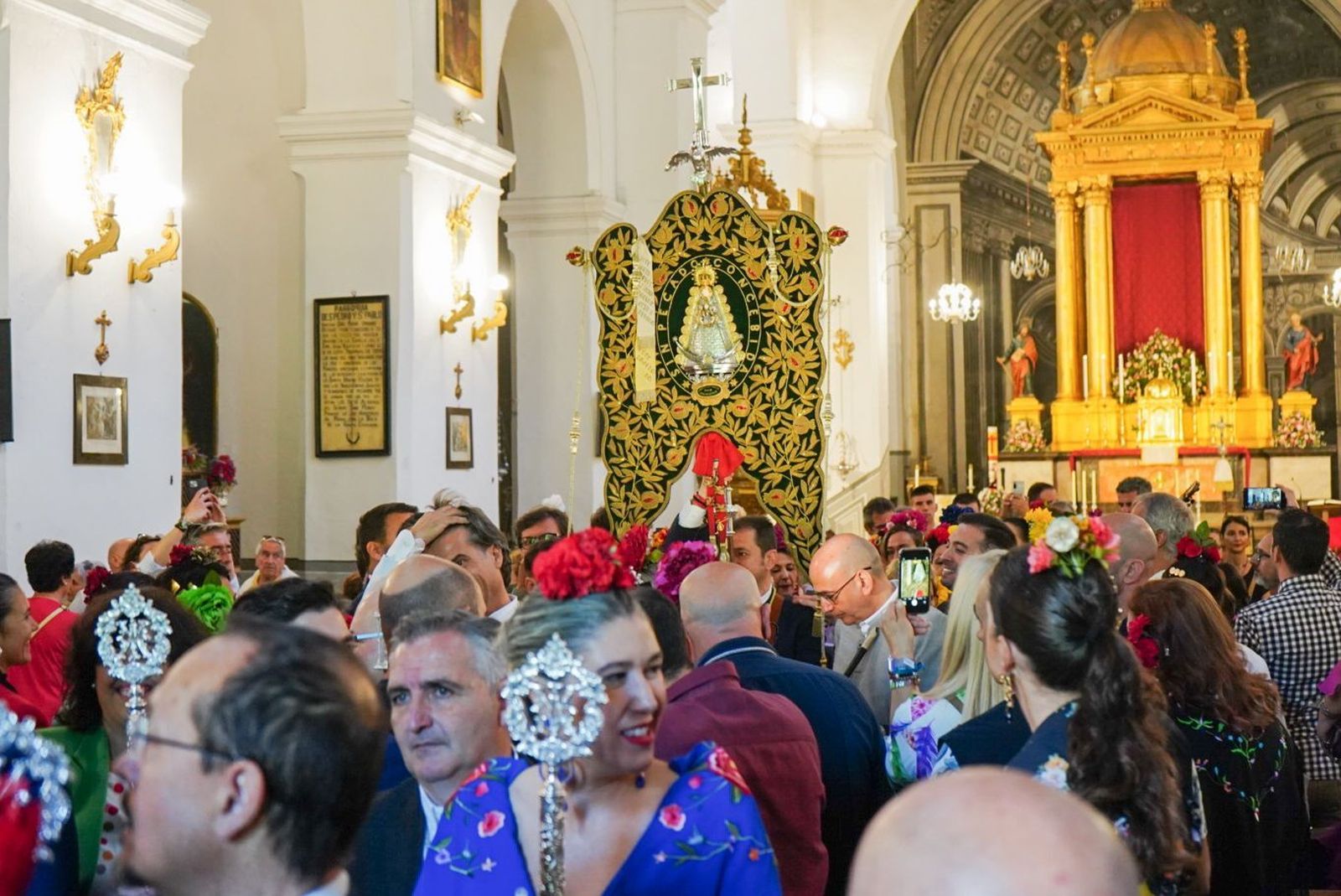 Así ha sido la salida de la Hermandad del Rocío de Granada