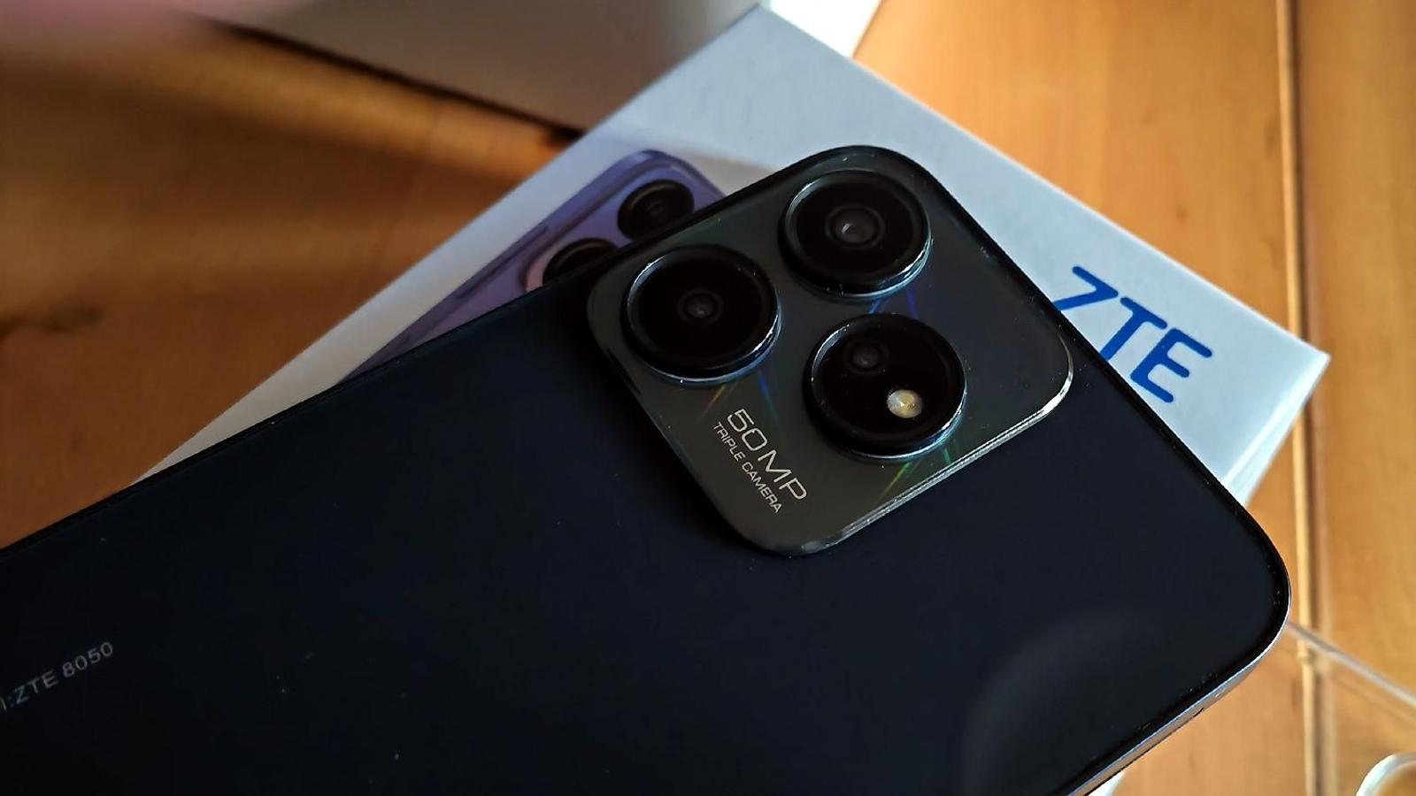 El smartphone ZTE Blade V50 Design