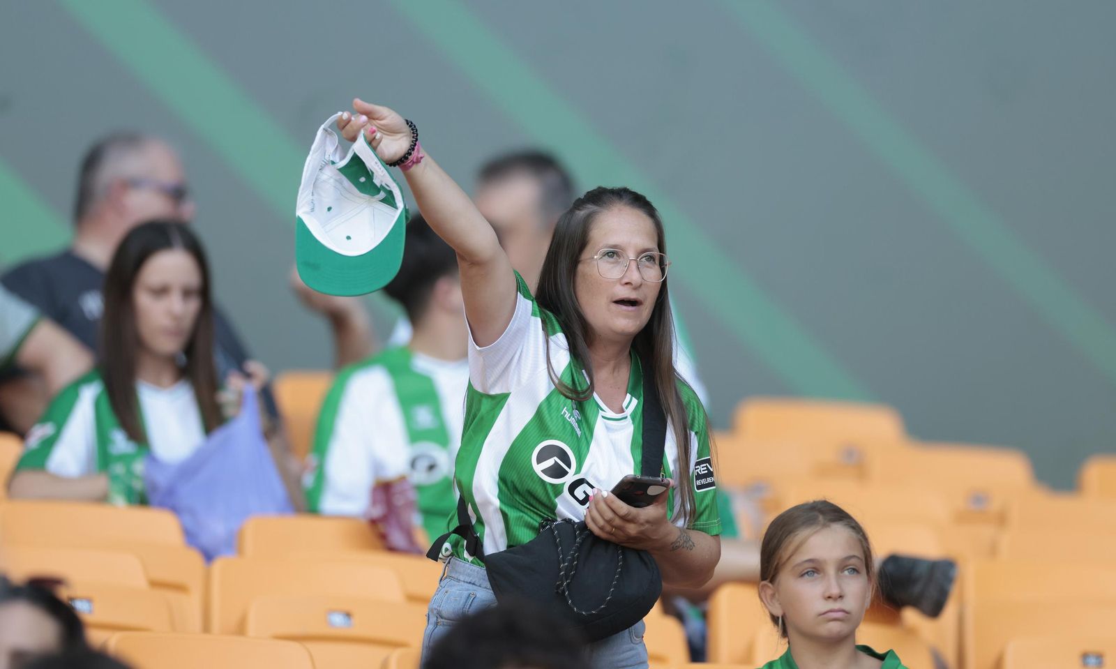 Búscate en las fotos del Betis - Athletic Club