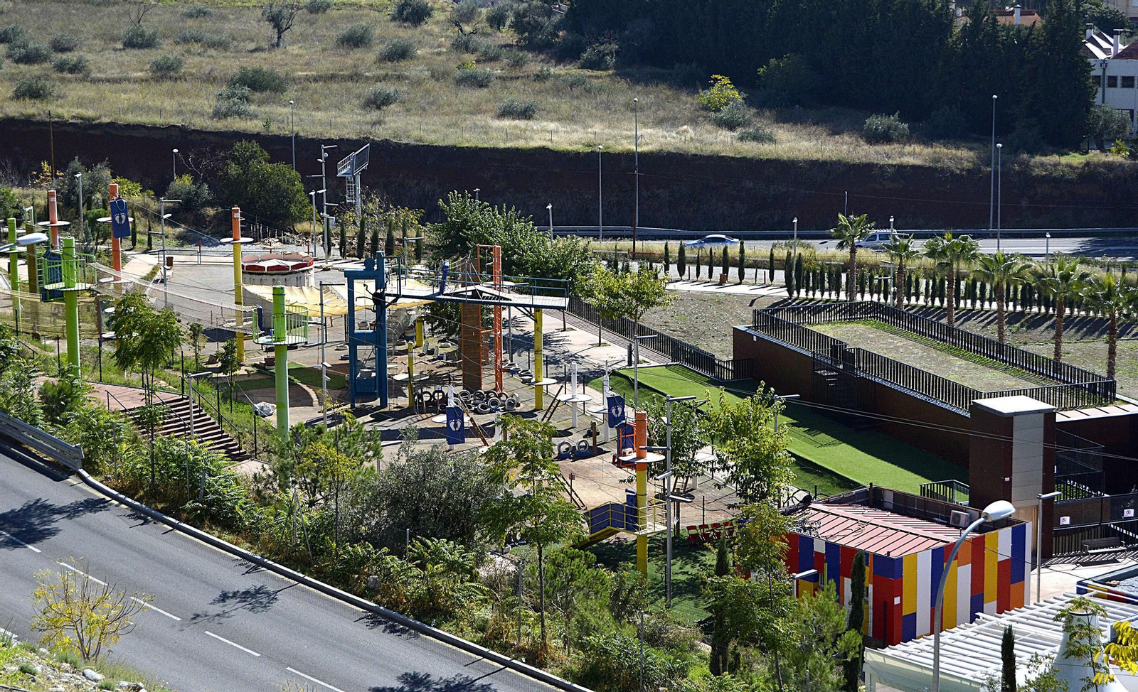 Zona de ocio del Serrallo, junto al centro comercial.