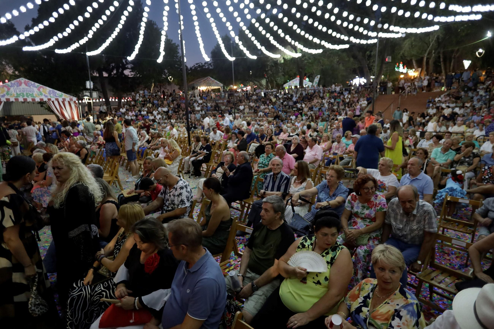 Las imágenes de la primera noche de la Feria del Carmen y de la Sal en San Fernando Las imágenes de la primera noche de la Feria del Carmen y de la Sal en San Fernando