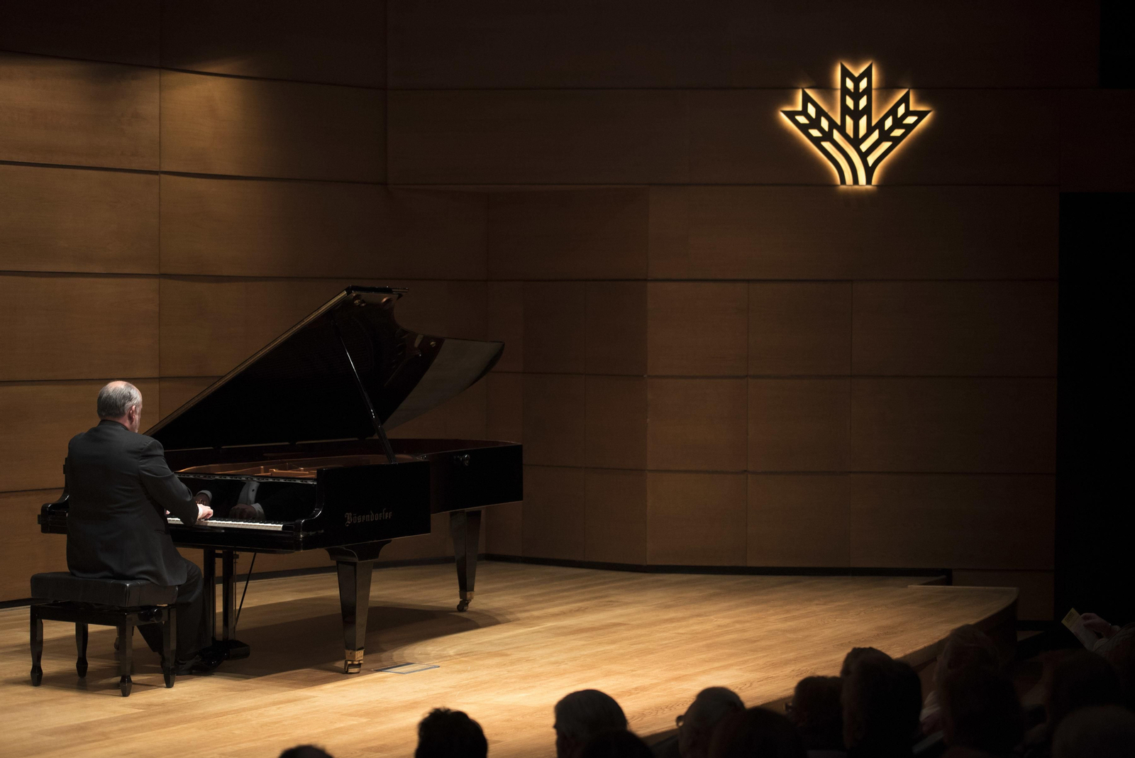 Imágenes del recital del pianista Juan José Muñoz Cañivano en Granada