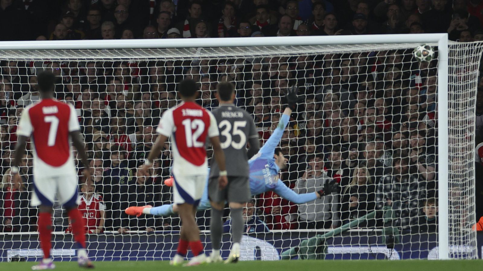 Las mejores fotos del Arsenal - Real Madrid