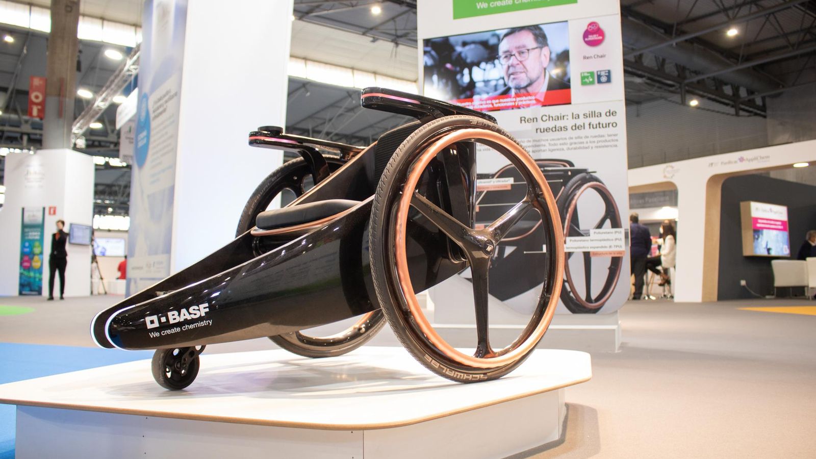 Silla de ruedas Ren Chair de BASF en el salón Smart Chemistry