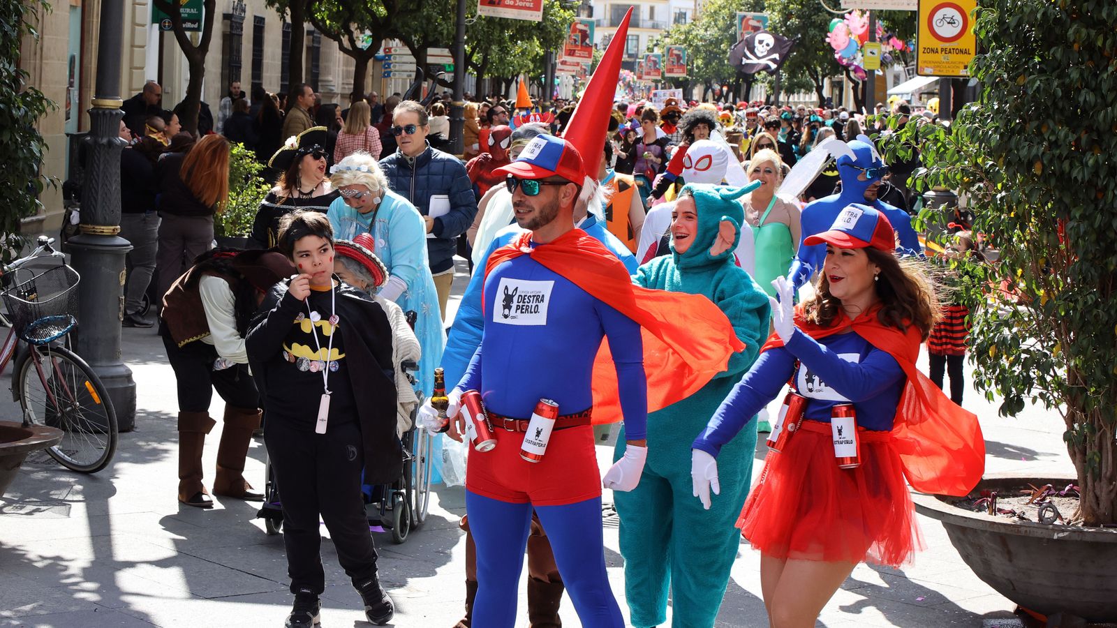 Pasacalles por el Carnaval en Jerez