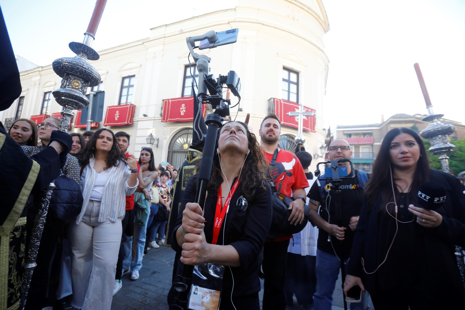 Viernes Santo en Córdoba: la procesión de los Dolores, en imágenes