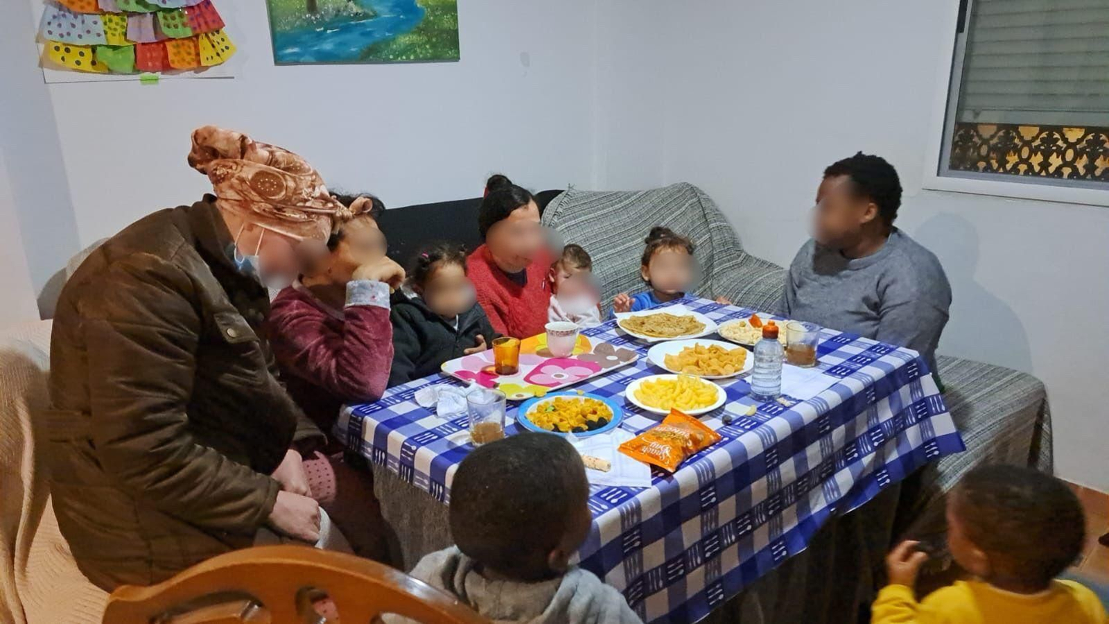 Mujeres que se encuentran en la casa del Proyecto Semilla.