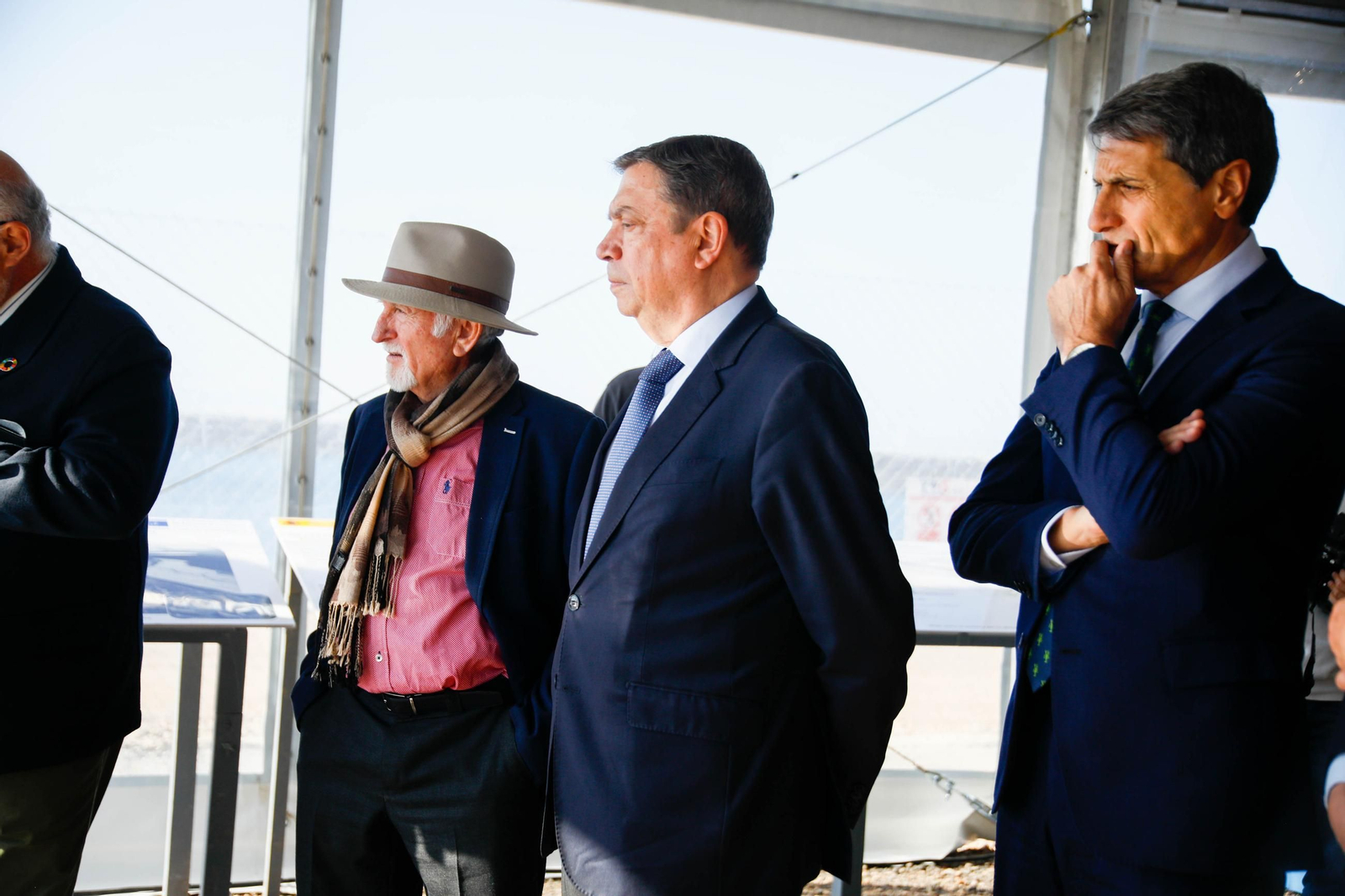 El ministro de Agricultura, Pesca y Alimentación, Luis Planas visita una de las balsas de la CUNC, en imágenes