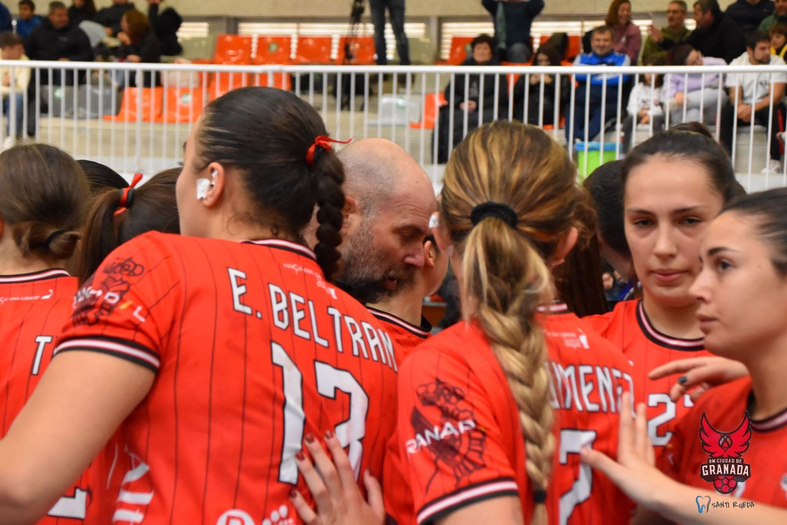 El BM Ciudad de Granada entra por primera vez en puestos de descenso