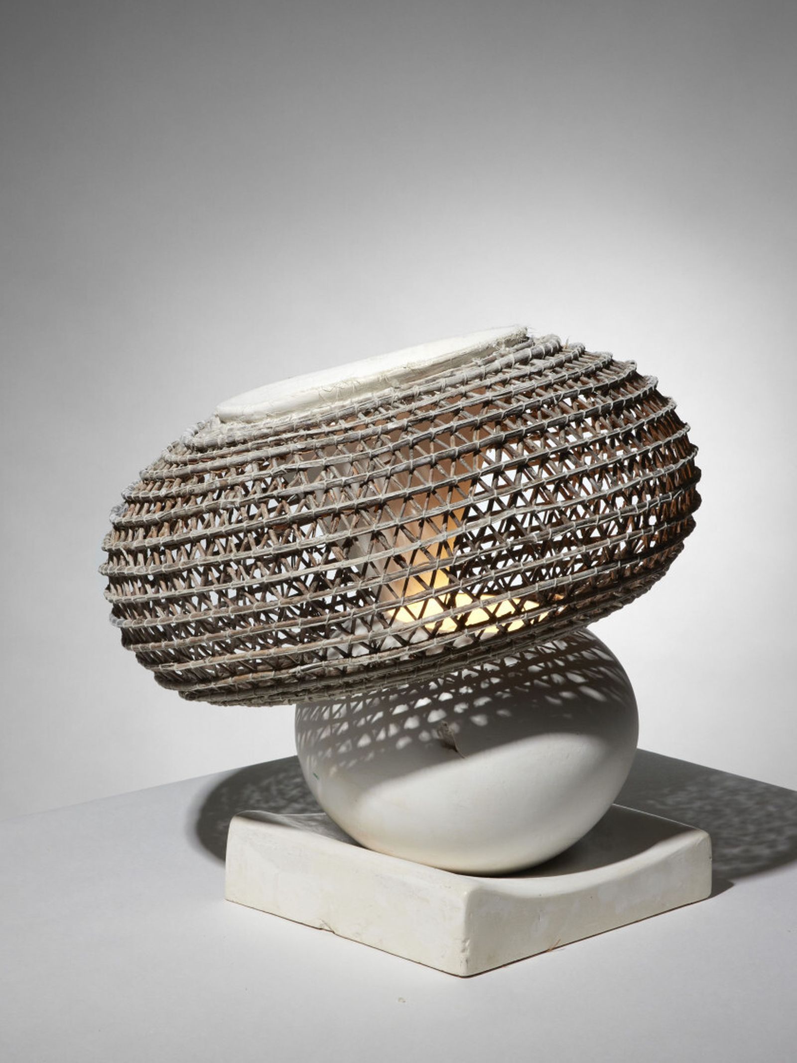 Subastan en París una lámpara diseñada por Dalí para Jean-Michel Frank