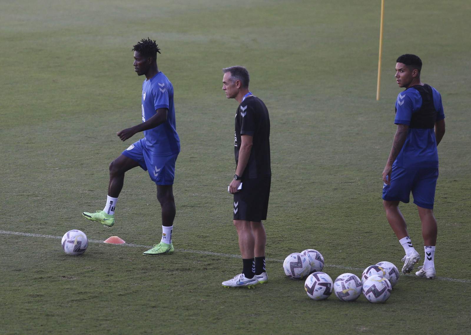 Galería de fotos: Lumor sigue como uno más en una sesión complicada para el Málaga CF Galería de fotos: Lumor sigue como uno más en una sesión complicada para el Málaga CF