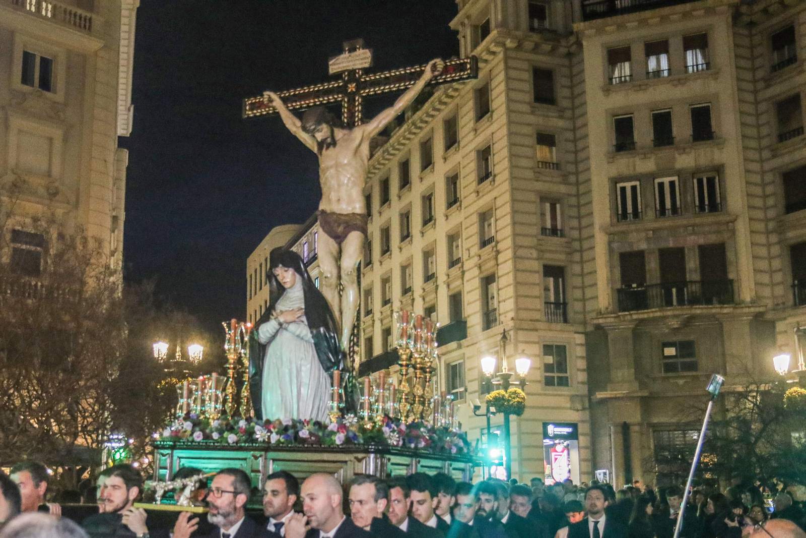 Fotogalería | El vía crucis de las cofradías de Granada en imágenes