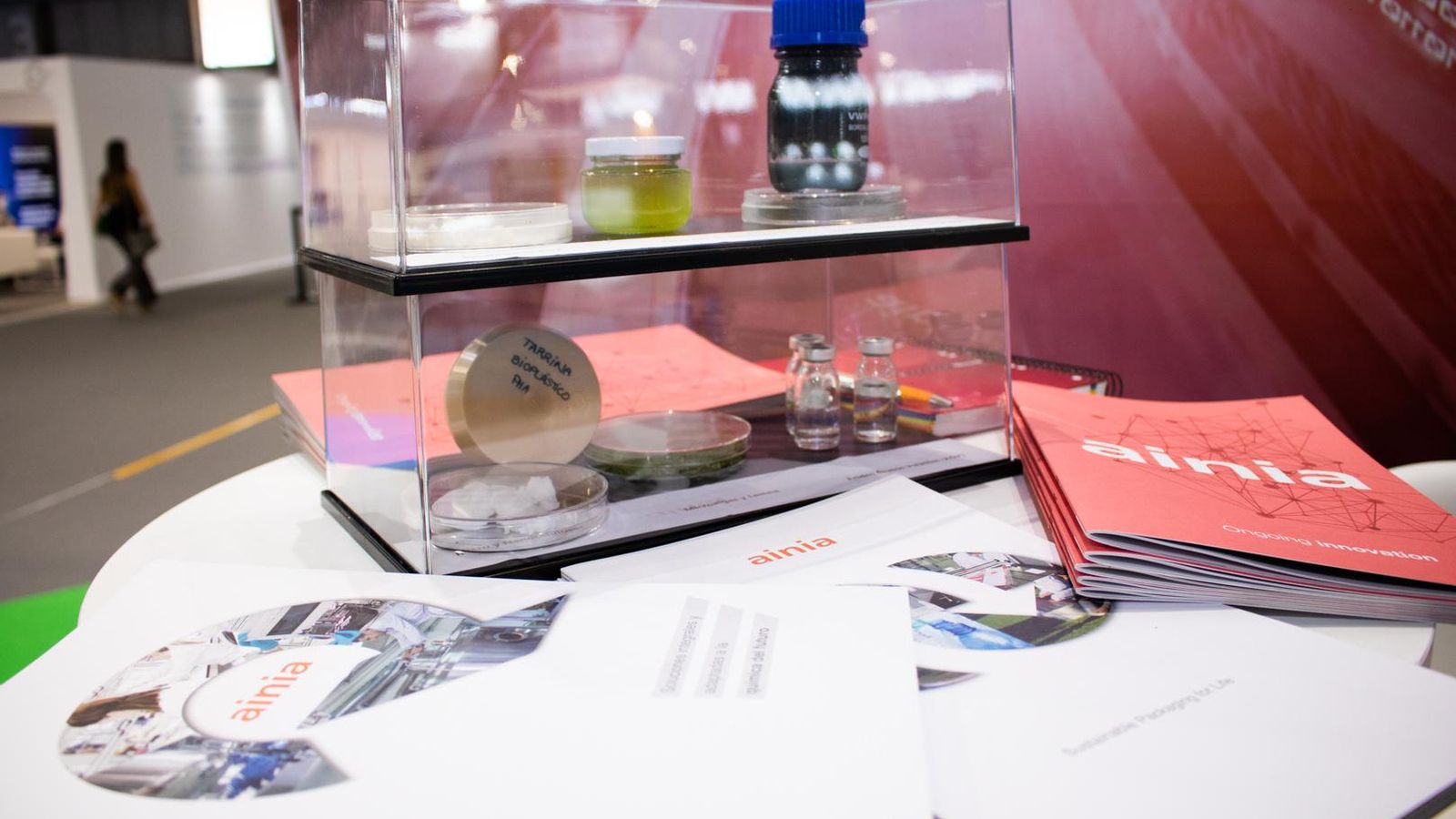 Algunos bioproductos en el stand de Ainia en Smart Chemistry