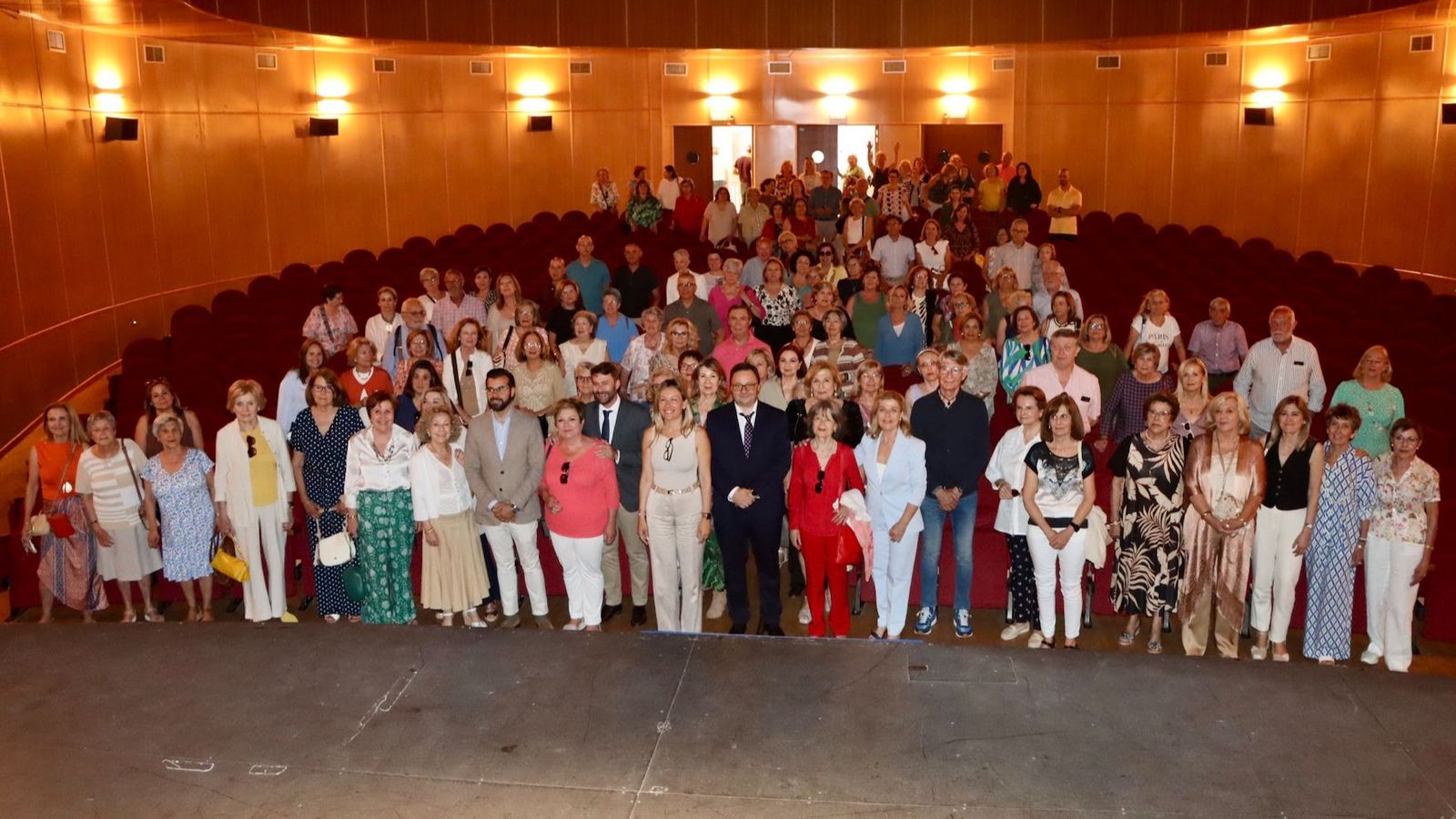 Asistentes a la clausura de la Universidad de Mayores de la UAL, este martes en Roquetas.