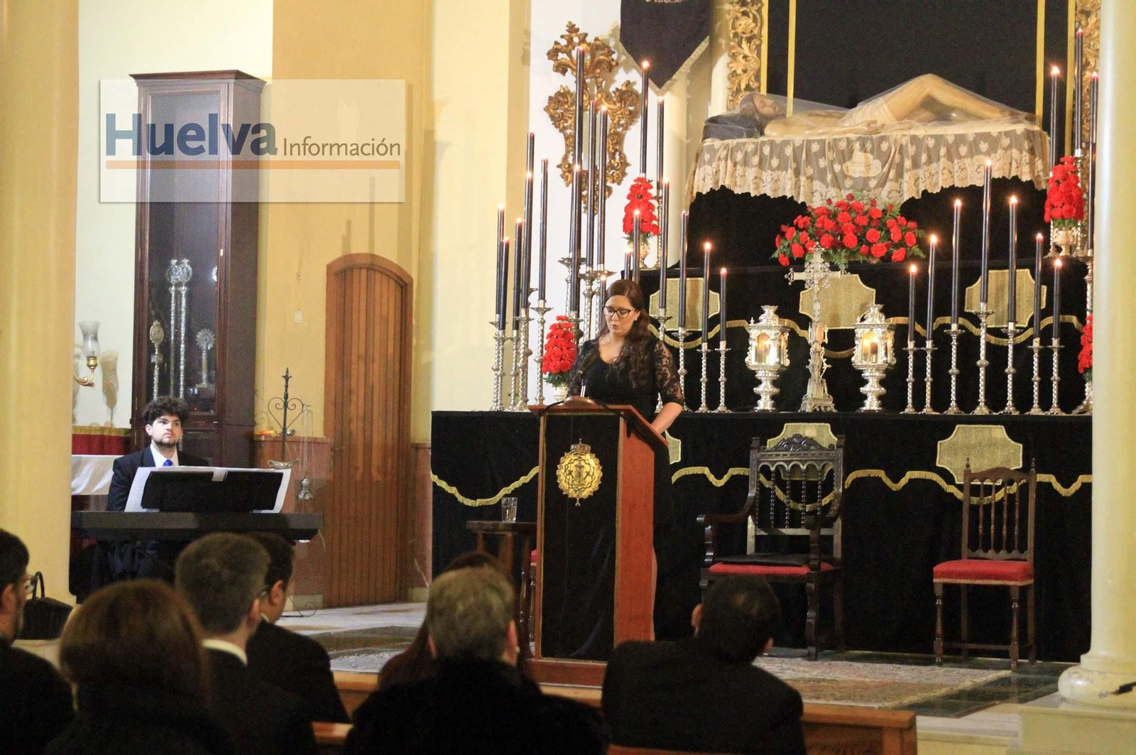 Imágenes del pregón del Santo Entierro en la ermita de la Soledad