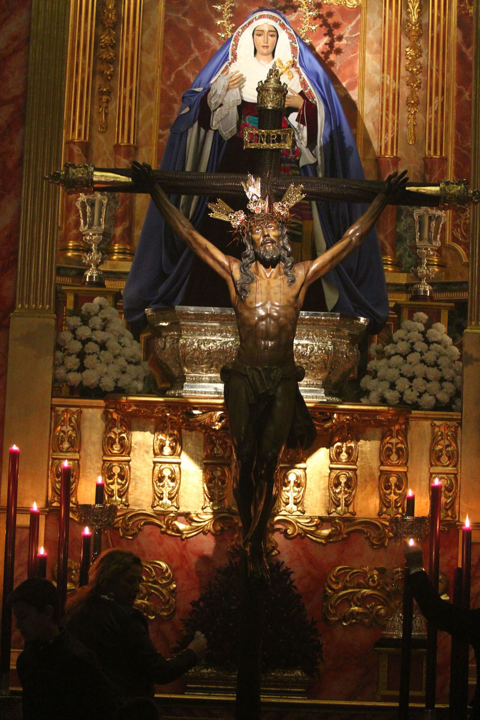 El Santísimo Cristo de la Expiración y la Virgen de la Esperanza.