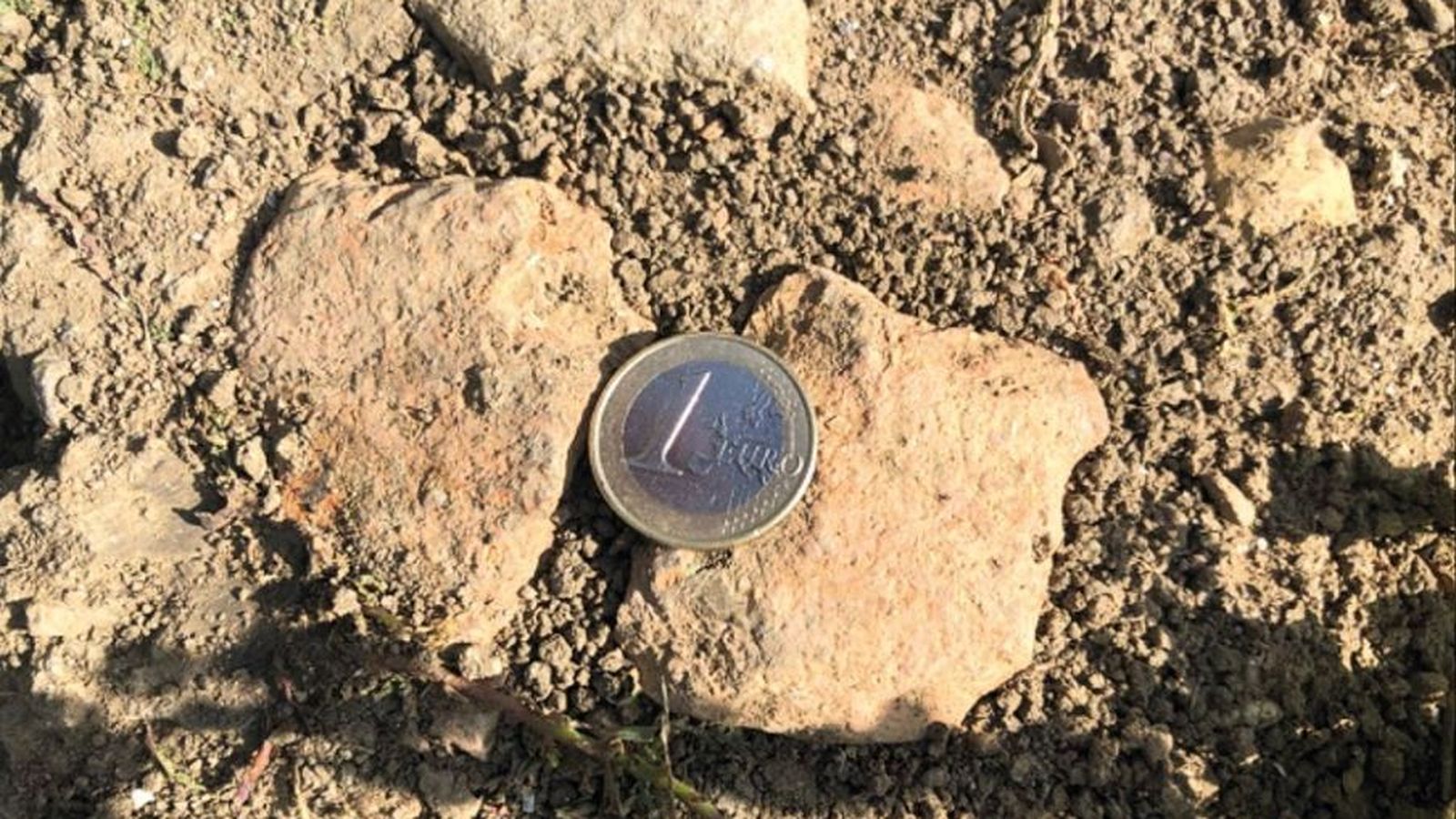 Fragmentos de material cerámico.