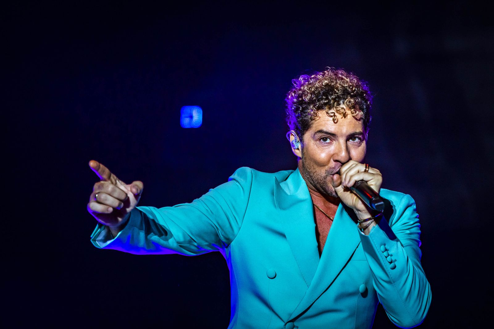 Búscate entre las imágenes del concierto de David Bisbal en Concert Music Festival de Chiclana