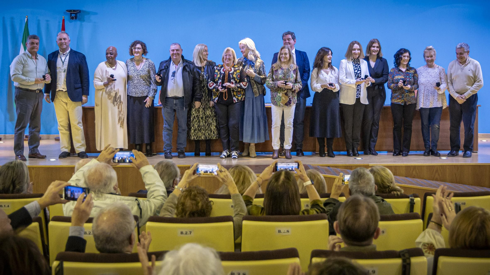 Las imágenes del acto de homenaje al personal sanitario jubilado de los hospitales Puerta del Mar y San Carlos de Cádiz