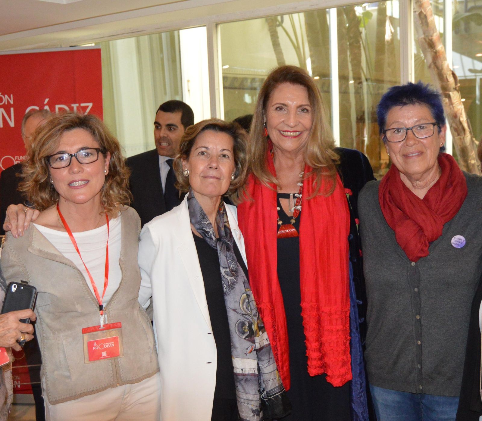 Pilar Rodríguez, Concha  del Prado, Pepa Díaz y la concejala Ana Camelo, durante la inauguración.