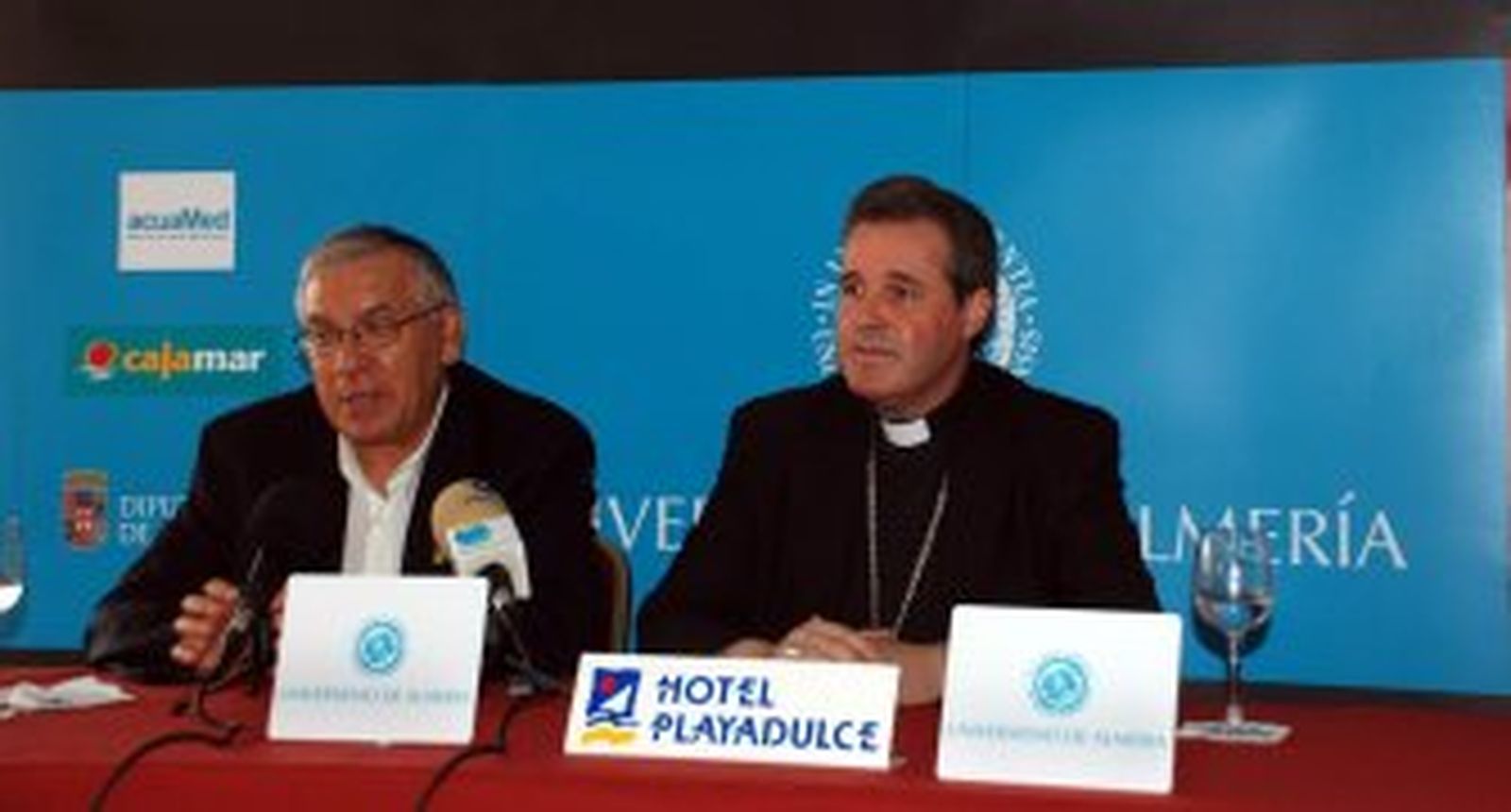 “La eutanasia queda fuera del ámbito de la medicina”