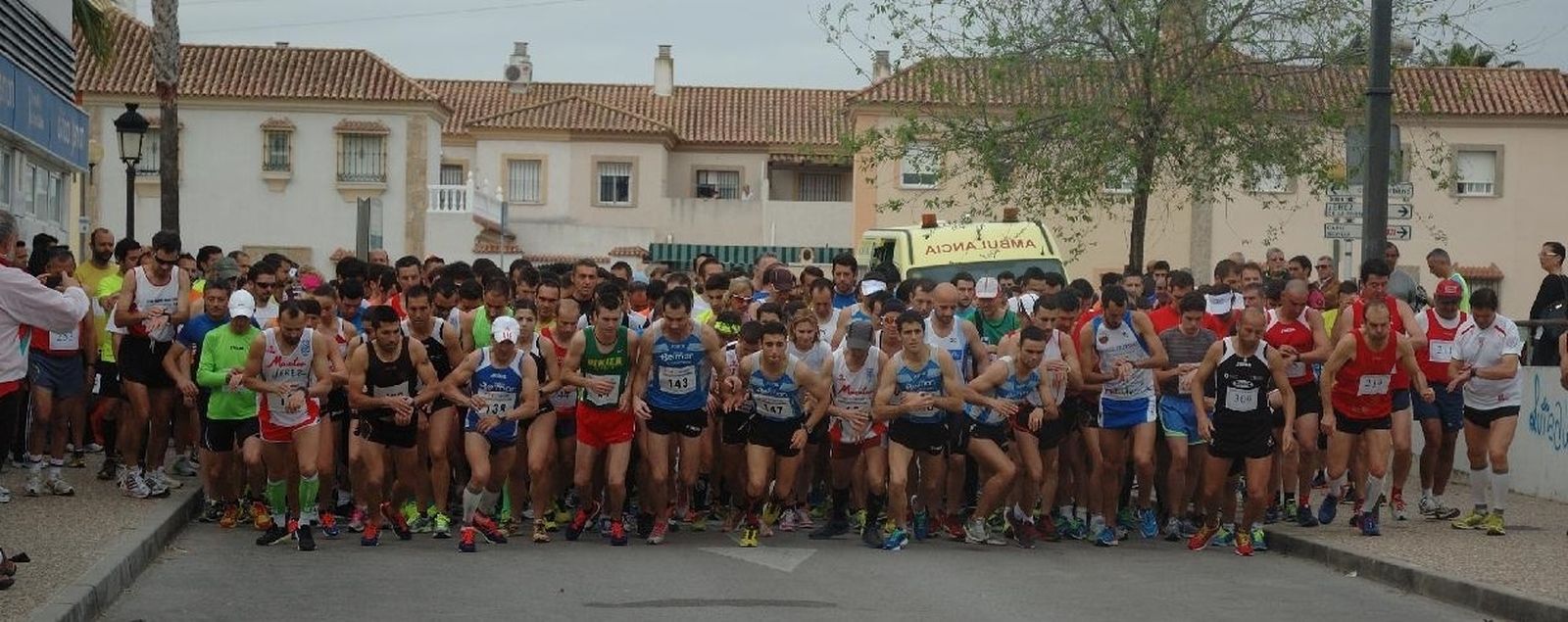 Salida de una edición anterior de la Carrera Popular de Guadalcacín.