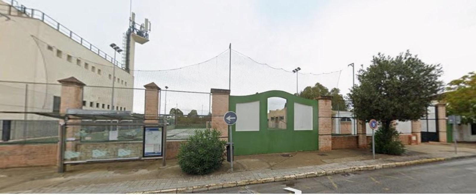 Una imagen de las pistas deportivas de Valdelagrana.