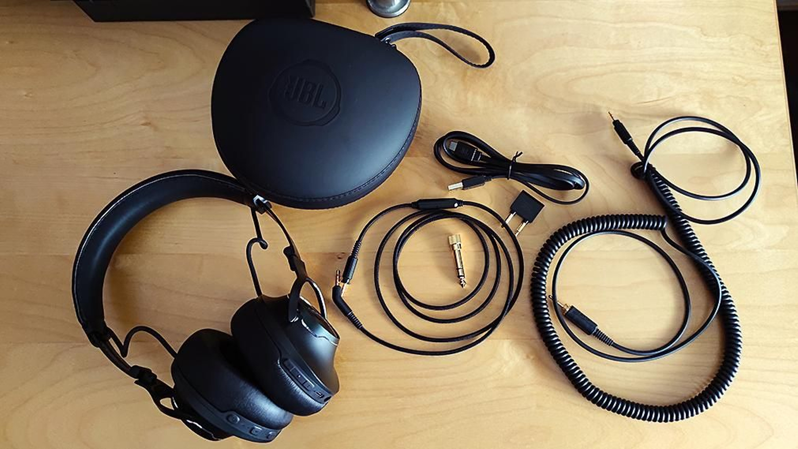 El análisis de los auriculares JBL Club One, en imágenes