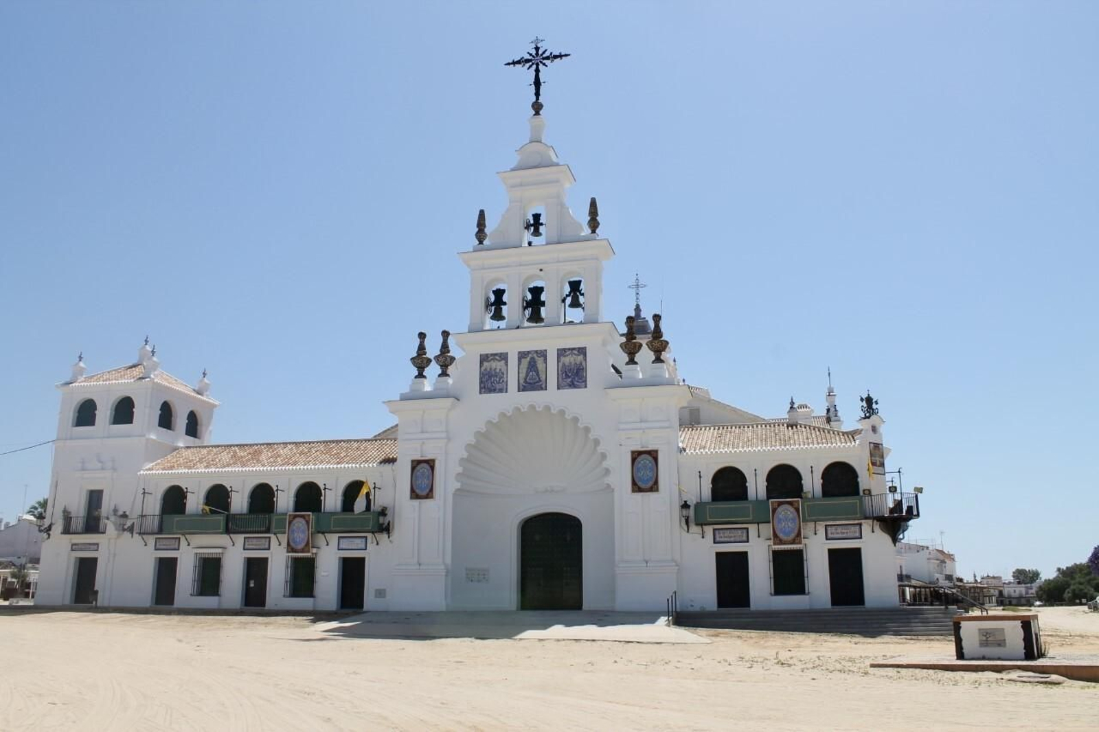 Almonte, El Rocío y Matalascañas permanecen con cierre perimetral.