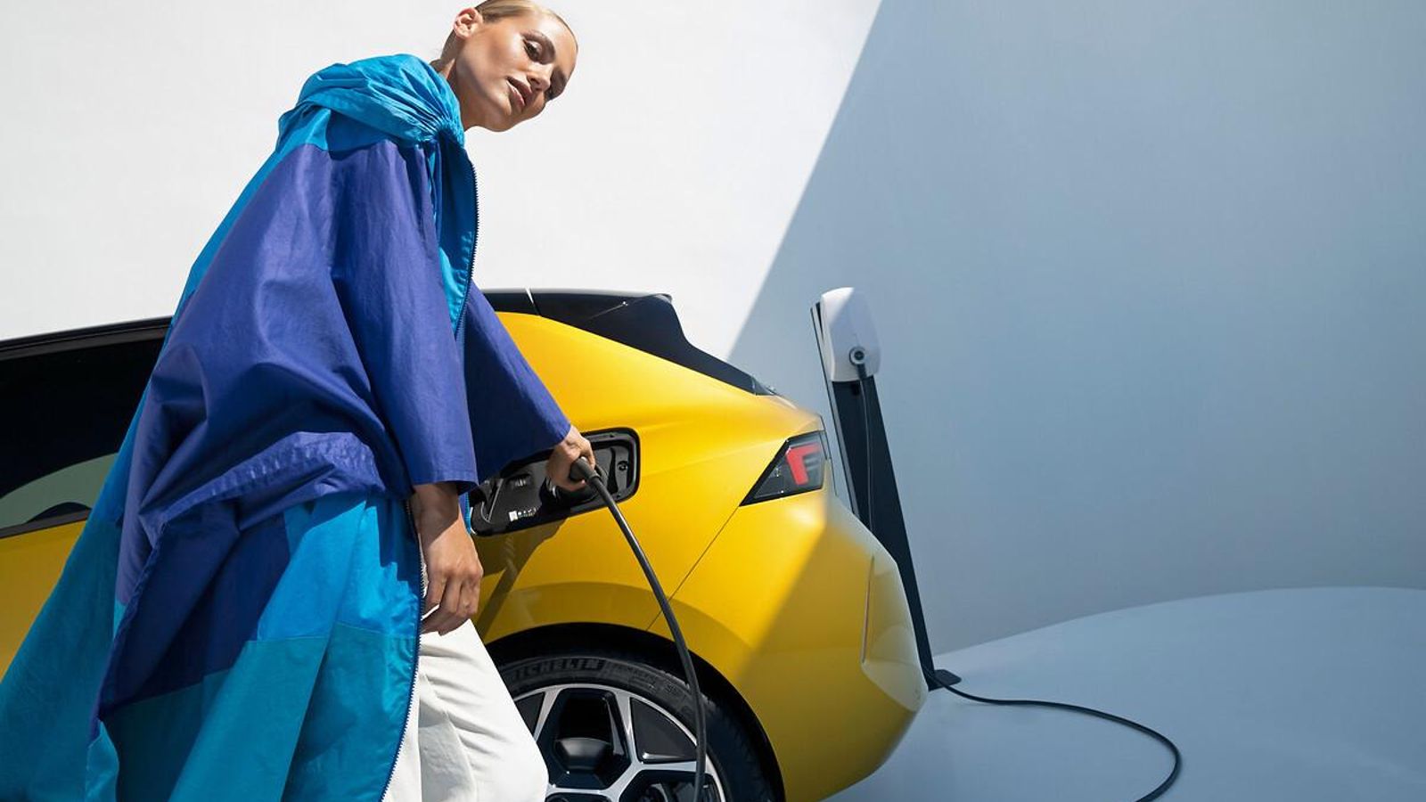 La electrificación se llevará a cabo con un par de híbridos enchufables y, en el futuro (antes de 2024), un eléctrico.