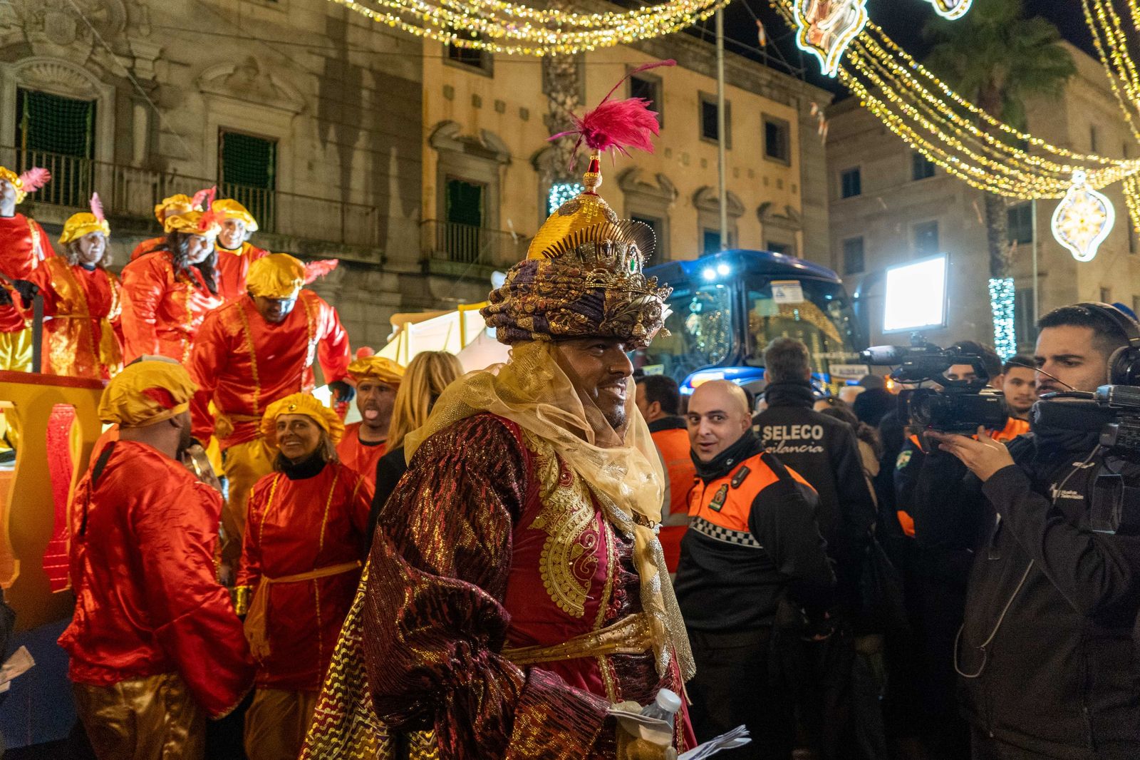 Las mejores fotografías del recorrido y la llegada al ayuntamiento de la cabalgata de Reyes Magos 2026