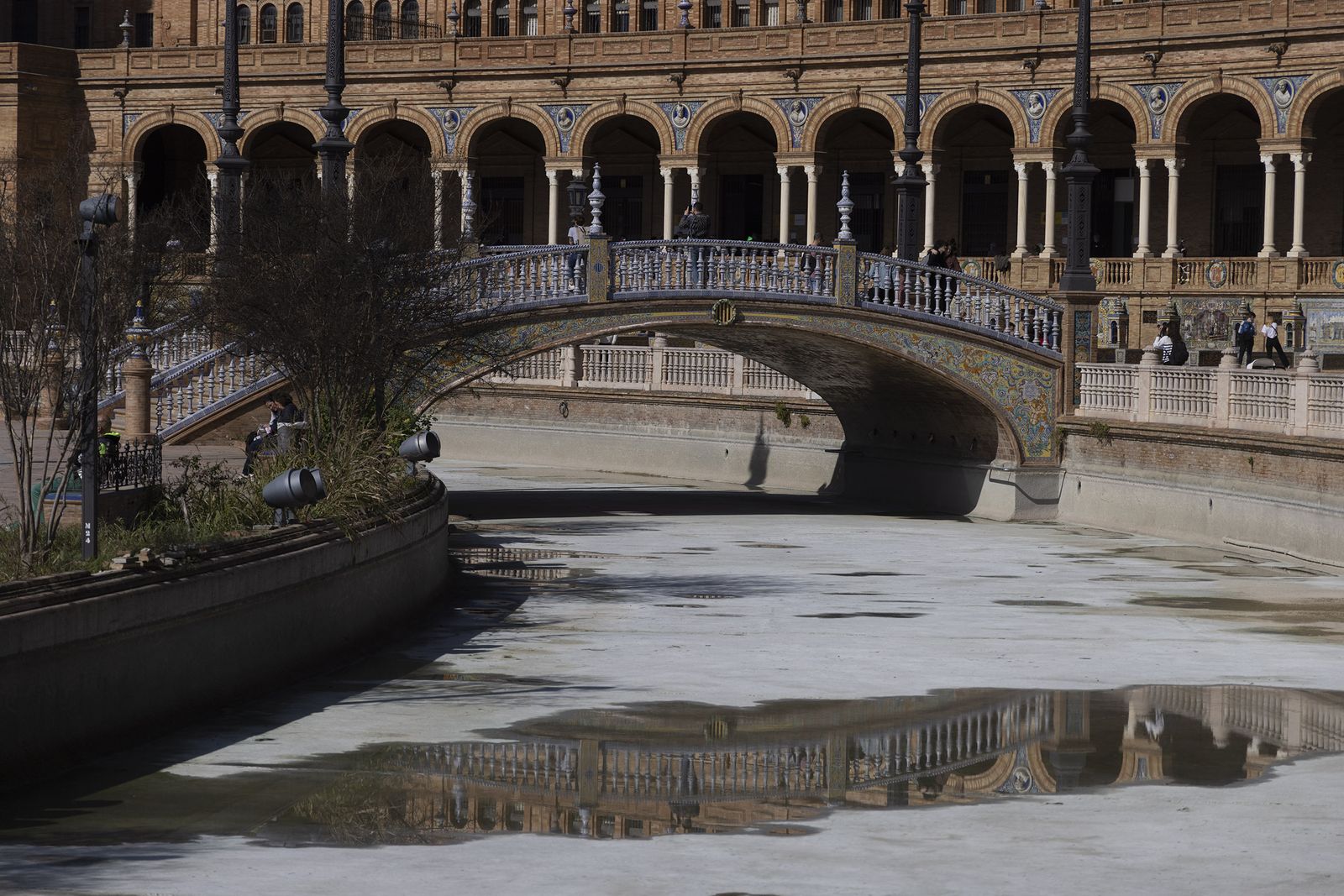 El insólito estado de la Plaza de España de Sevilla, en imágenes