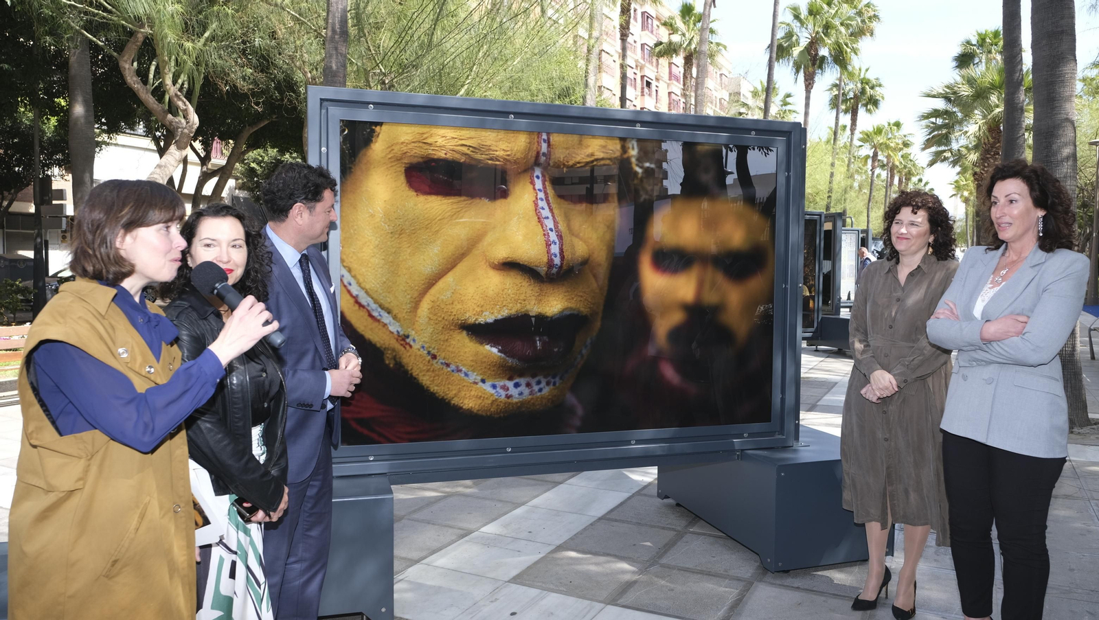 Imágenes de la exposición fotográfica 'Los Colores del Mundo', de la Fundación La Caixa