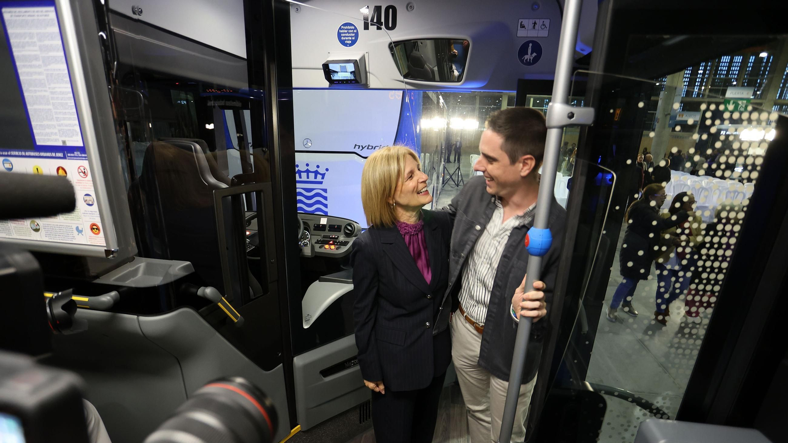 Imágenes de la presentación de los nuevos autobuses urbanos de Jerez