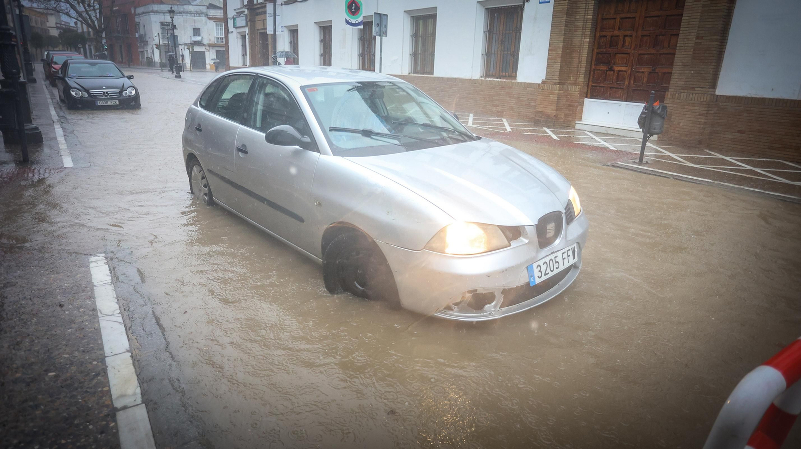 La borrasca Karlotta provoca inundaciones en algunas zonas de Jerez