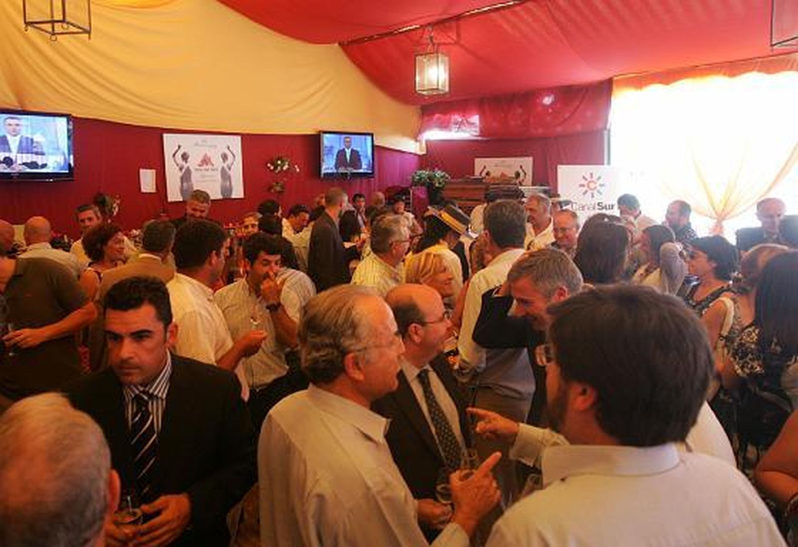 Las casetas apuran sus actos en el último tramo de la fiesta