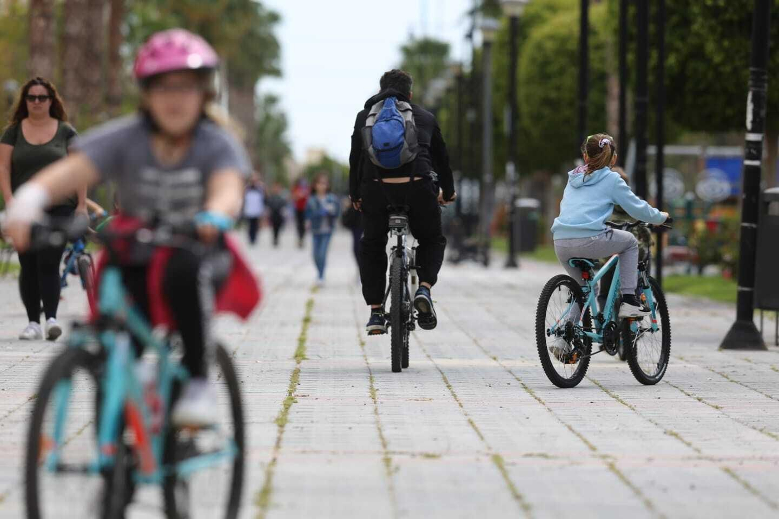 Coronavirus en Málaga: Los niños vuelven a la calle tras un largo confinamiento