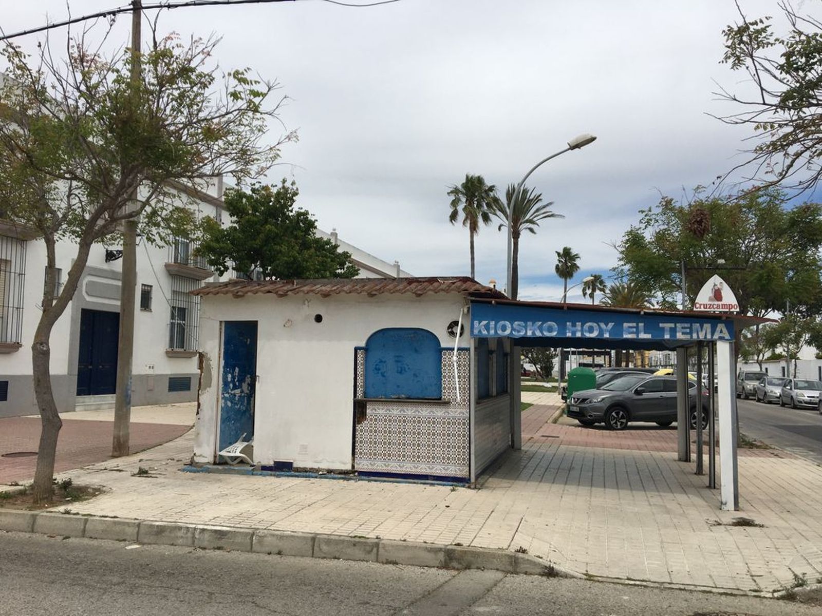 Este es el quiosco abandonado cuya retirada reclaman los vecinos.