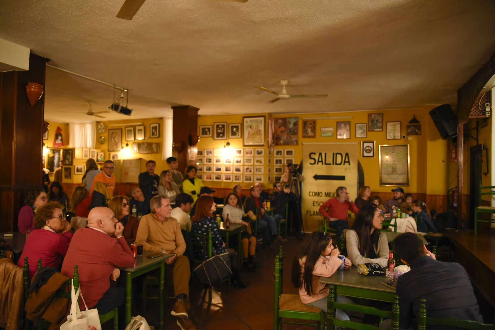 Las fotos de la tertulia sobre el Carnaval línense de la Peña Flamenca