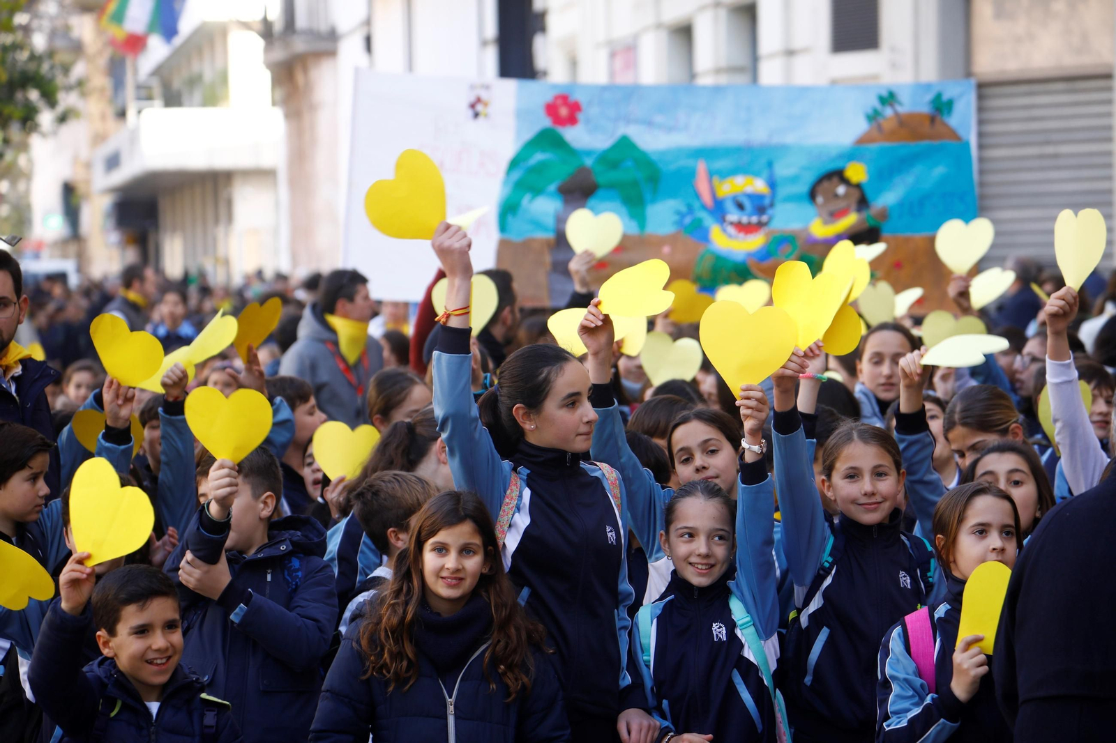 Más de un millar de niños marchan por Córdoba contra el cáncer infantil