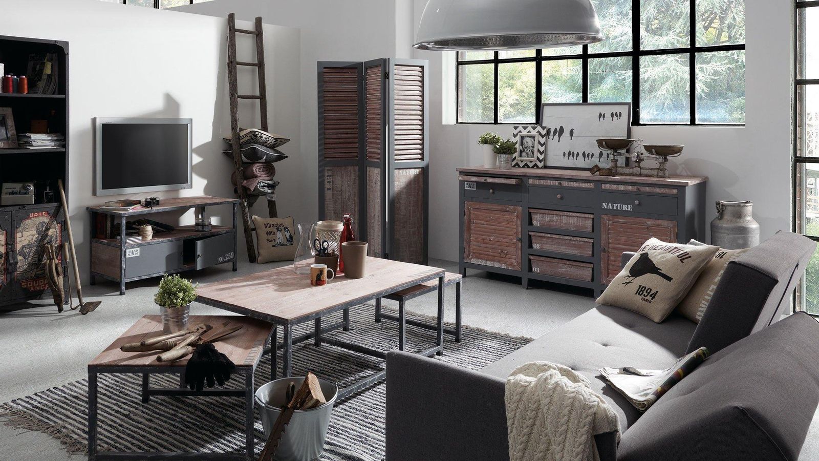 Salón de estilo industrial.