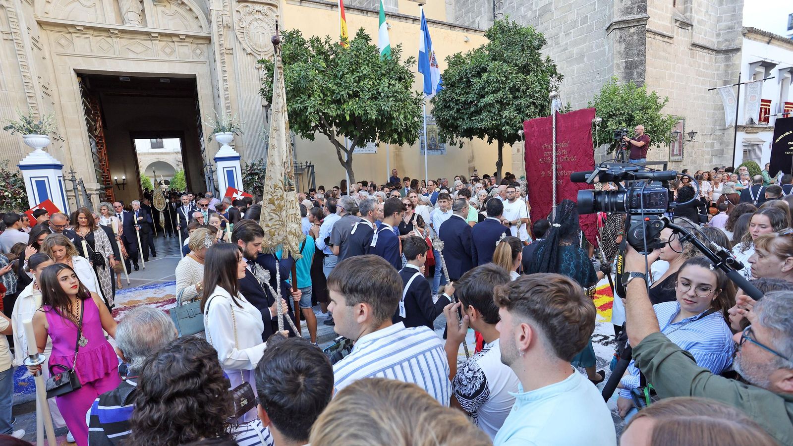 La procesión de la Patrona de Jerez en imágenes