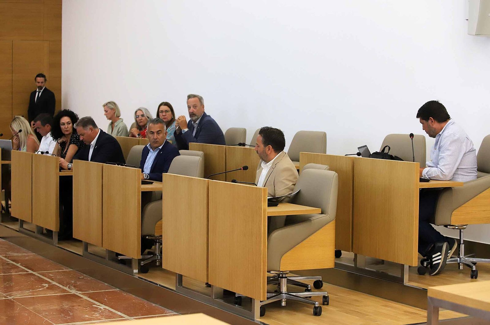 Imágenes del pleno extraordinario celebrado en la Diputación de Huelva